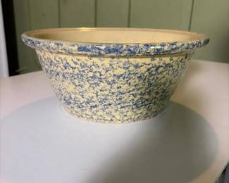 081 largeblueandwhitebowlwithspongewar