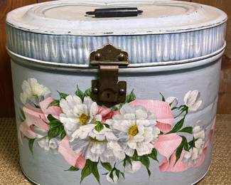 044 handpaintedmetaltinwithfloralmotif