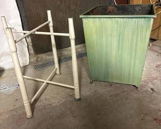 156 greenmetalplanterandvintagewoodens
