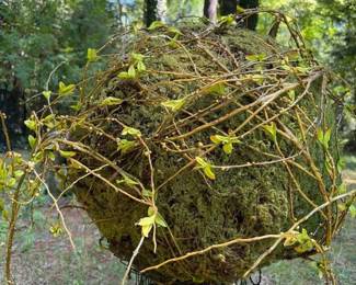 106 willowballsphereonantiquewireworkb