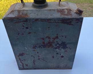 Old oil can 