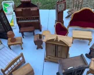 Doll house furniture 
