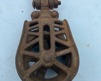 Iron pulley 