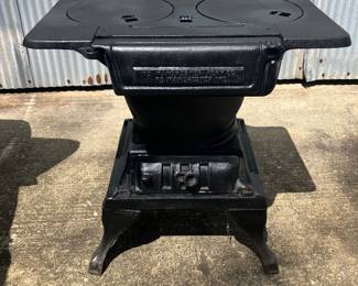 Cast iron 2 burner stove in great condition!