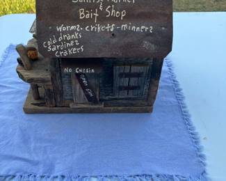 Old handmade birdhouse 