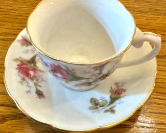 Royal Crown Floral Bone China Teacup & Saucer with Gold Trim