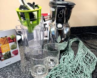 Kuvings Whole Slow Juicer with Accessories