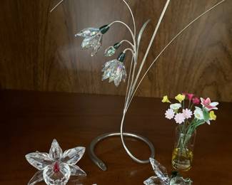 008 Set of 5 Swarovski Crystal Flower Figurines Collection