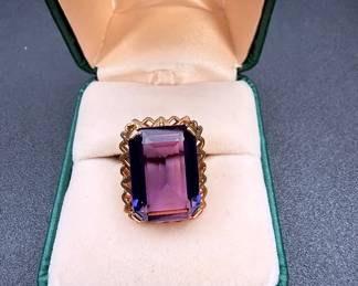 Vintage 10K Yellow Gold Amethyst Cocktail Ring