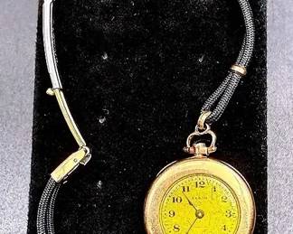 Vintage Elgin Ladies Wristwatch With Adjustable Steel Hinge Clasp