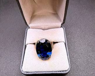 10 K Gold Cocktail Ring with Blue Gemstone
