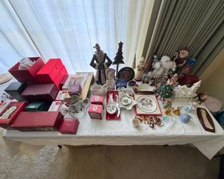 Miscellaneous vintage collectible Christmas decor