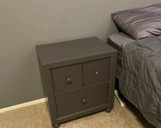 $10 Liberty Furniture - missing one knob
