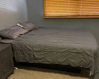 Queen bed $50