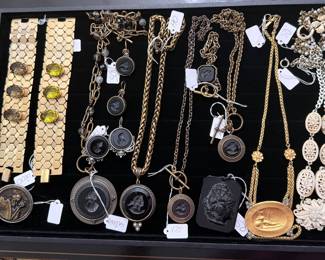 Intaglio jewelry 