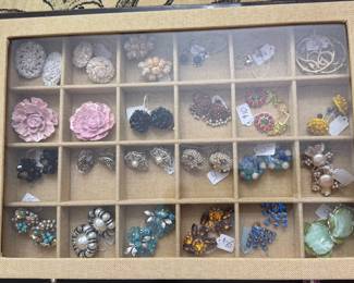 Clips and earrings 