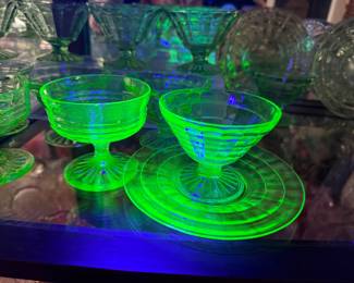 Anchor hocking sherbet glasses and saucers
