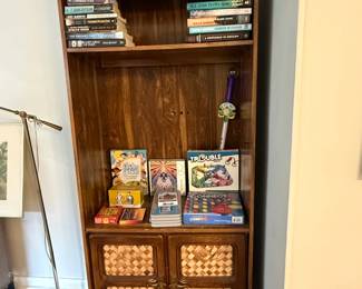Vintage cabinet/bookcase (c. 1975)