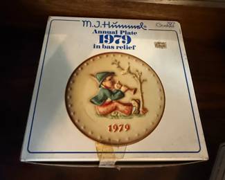 1979 Goebel Hummel Annual Collector Plate ("Singing Lesson")
