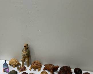 Wooden turtle trinkets