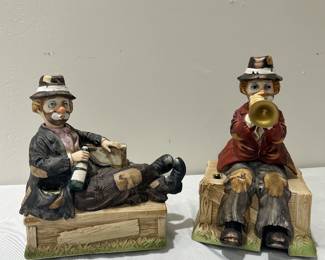 Singing clowns
