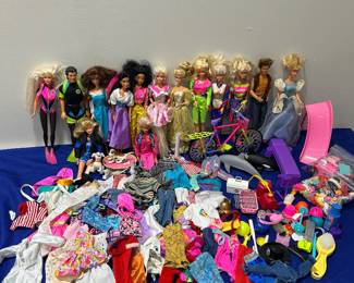 Vintage Barbie’s and accessories 