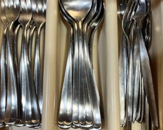 Stainless flatware 