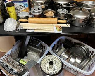 baakeware and pots and pans
