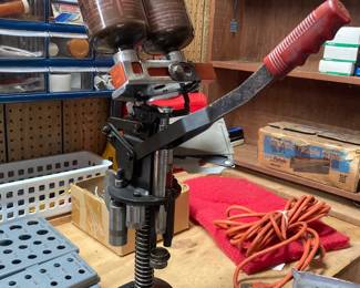 Reloading machine