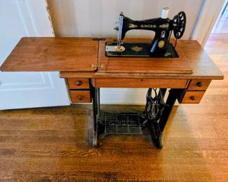 Vintage Singer Sewing Machine w/Handwheel and Original Sewing Table w/Cast Iron Treadle
