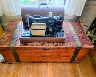 1950s Original Singer Sewing Machine with Bentwood Case and Foot Pedal