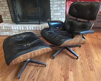 Herman Miller Eames Lounge Chair and Ottoman Walnut Veneer second image