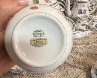 Richard Ginori Fruit Pattern Dinnerware Set second image