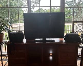 Traditional Wood Media Console with Drawers and Cabinet Doors