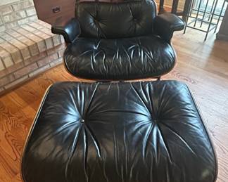 Herman Miller Eames Lounge Chair and Ottoman Walnut Veneer
