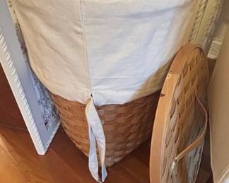 Laundry Basket with Liner and Lid