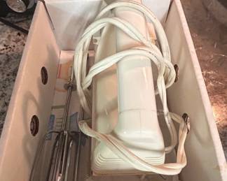General Electric DIM Speed Hand Mixer