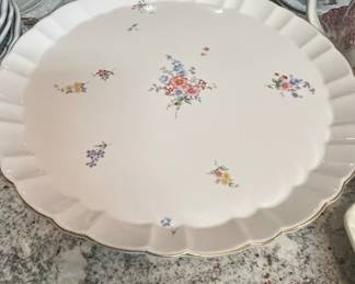 Home Beautiful Romance Petite Bone China Cake Stand second image
