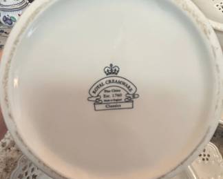 Royal Creamware Classics Teapot and Serving Set second image