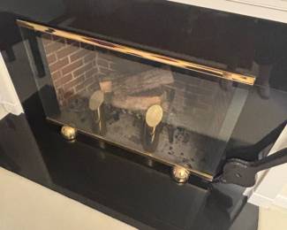 FIREPLACE SCREEN AND ANDIRONS