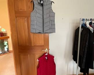 Lots of women’s clothing size 4