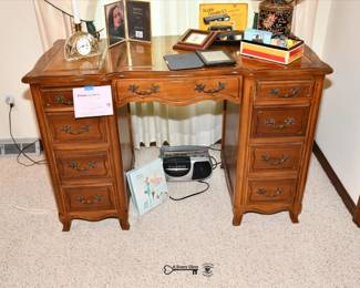 018Some Highlights Aurora Estate Sale