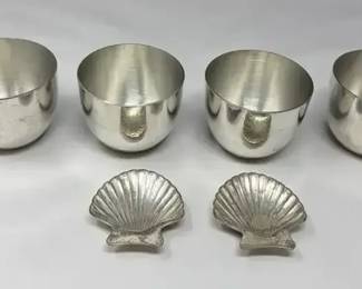 6Piece Metalware Lot 4 Pewter Jefferson Cups and 2 Silver Plated ShellShaped Open Salt Cellars