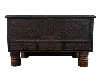 Zanzibar Chest