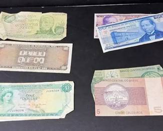 Assorted 8Piece Collection of Latin American Caribbean Paper Currencyb Banknotes
