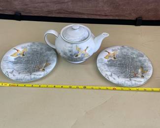 Burton & Burton Teapot with 2 Plates