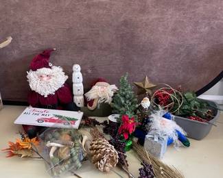 Christmas Decor Assortment Lot
