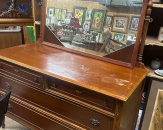 1930s dresser