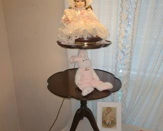 Antique 2 tiered side table