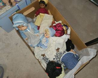 Various vintage dolls